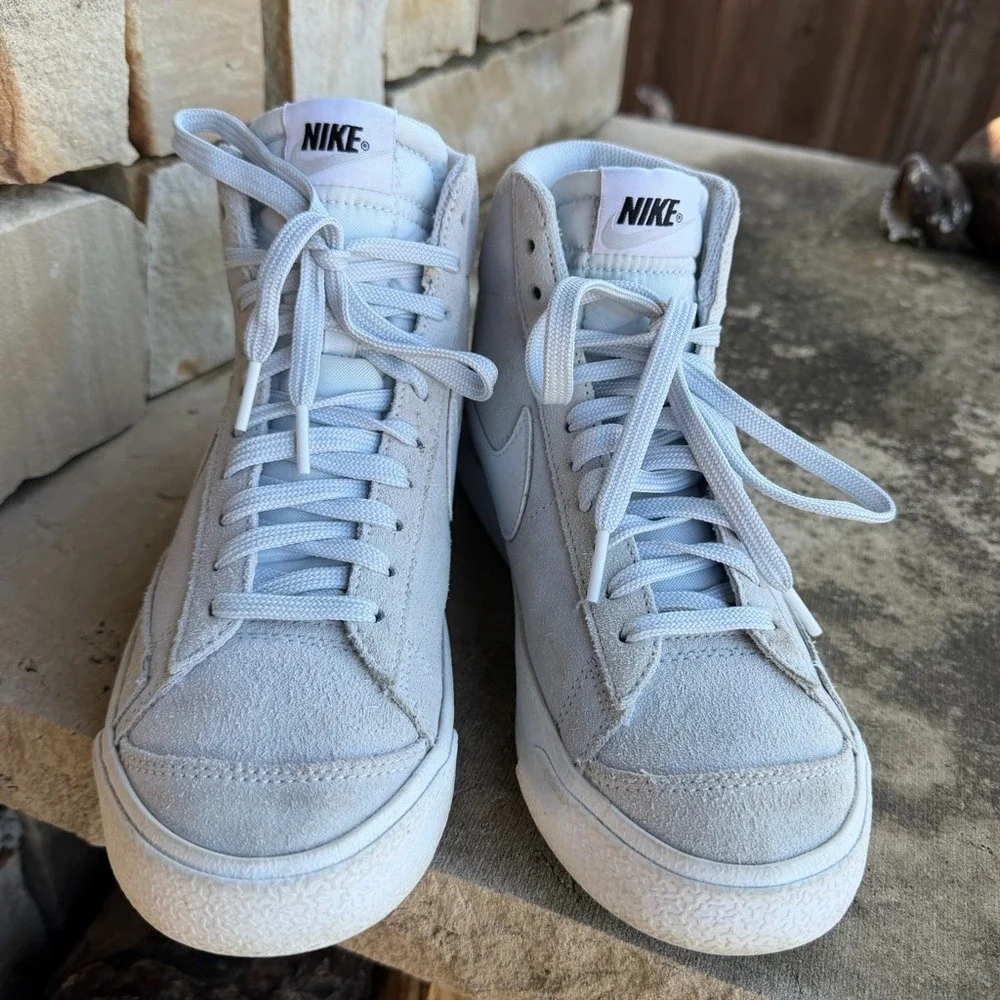 Nike Blazer Premium Mid Suede High-Top Youth Sneakers - Light Grey/White Sz-7. V